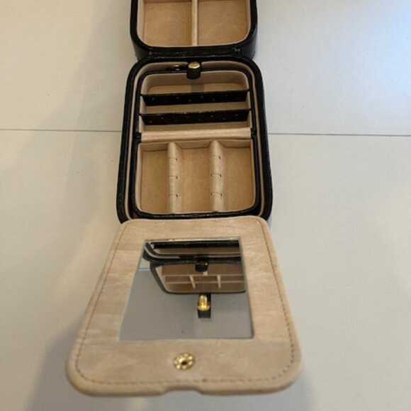 Wolf Designs Duo Compact Vintage Leather Travel Jewelry Case + small Inner Case - Picture 3 of 16